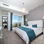 Red With Pool And Sea View * 마카르스카